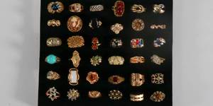 lot 10 image: Costume Ring Lot of 36