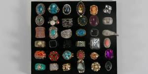 lot 8 image: Costume Ring Lot of 36
