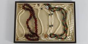lot 55 image: Better Costume Jewelry Lot - Necklaces