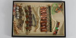 lot 54 image: Better Costume Jewelry Lot - Bracelets