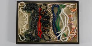 lot 50 image: Better Costume Jewelry - Necklaces