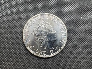 lot 69 image: 2022 BU Silver 2 Pound British Coin - 1 Oz. of Silver