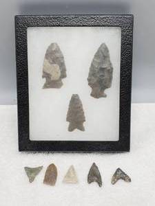lot 4 image: 3 Quality Stone Points--Archaic, with Black Stone Corner Notch & 5 Small Points