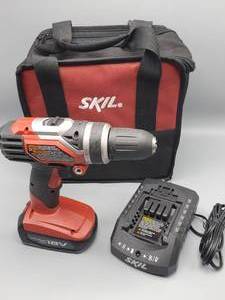 lot 60 image: Skill 18v Cordless Drill with Battery, Battery Charger and Carrying Case
