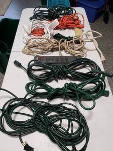 lot 68 image: Tub of 8 Extension Cords & Large Brief Case with Ext. Handle & Wheels