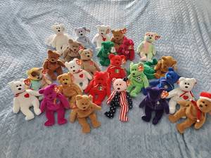 lot 71 image: 26 Beanie Babies, all with Tags--0Includes Princess Di