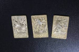 lot 62 image: 1999 Pokemon Burger King 23K Gold Card Lot  Charizard - Pikachu - Poliwhirl