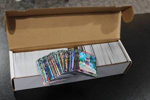 lot 129 image: Dragonball-Z Trading Card Lot  800 Cards