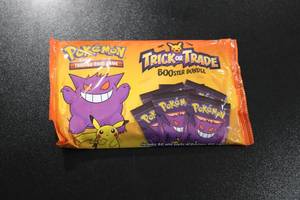 lot 133 image: 2022 Pokemon Trick or Trade Booster Bundle  40 Packs