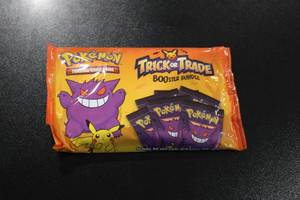 lot 136 image: 2022 Pokemon Trick or Trade Booster Bundle  40 Packs