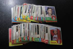 lot 32 image: 1963 Topps Baseball Card Lot  100 Cards  Low to Mid Grade