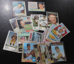 lot 33 image: Mixed Sports Vintage Trading Card Lot  25 Cards
