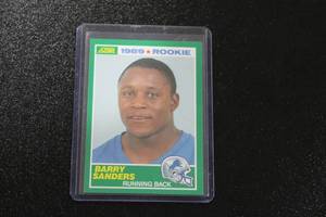 lot 178 image: 1989 Score Barry Sanders #257 Rookie Card