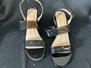 lot 44 image: Strappy Sandals - Made in Italy, EU 35
