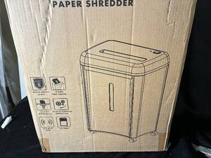 lot 47 image: Paper Shredder - SD9101A Micro-Cut 8-Sheet
