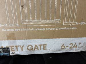 lot 58 image: Safety Gate - BabyBond BB107