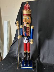 lot 66 image: Nutcracker Figure - Hand-Painted King with Crown & Scepter