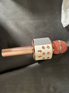 lot 79 image: Wireless Microphone HiFi Speaker - TFUSBFM Radio