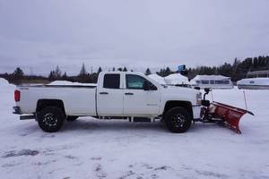 2015 Chevy 2500 HD Extended Cab 4 x 4 Pickup Truck With 8' Hiniker Snow Plow