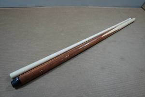 lot 7 image: Rage Pool Cue