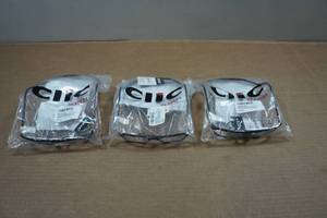 lot 49 image: 3 Clic Magnetic Reading Glasses 1.75