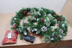 lot 68 image: Christmas Garland Dcor