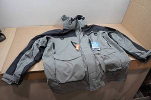 lot 80 image: Clam Ice Armor Rise Jacket with Motion Float - XL
