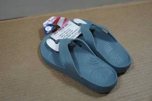 lot 81 image: Nuusol Slides - Womens 7