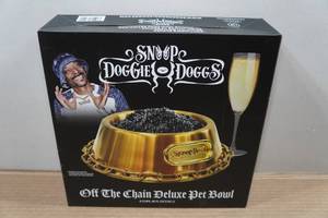 lot 89 image: Snoop Doggie Doggs Off the Chain Deluxe Pet Bowl