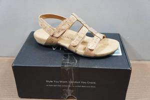 lot 109 image: Vionic Amber Womens Orthotic Sandals - Size 9