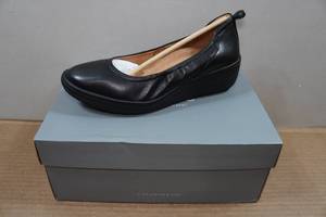 lot 110 image: Vionic Jacey Wedge Shoes -Size 8.5