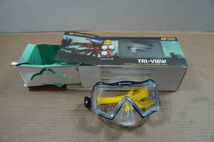lot 118 image: Hawaii Divers Tri-View Mask