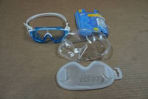 lot 121 image: Cressi Baloo Kids Swimming Mask