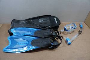 lot 124 image: Cressi Adult Rondine Palau Fin Snorkel Set - Fin Size XSS