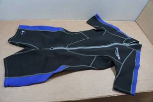 lot 135 image: Cressi Lido Womens 2mm Wetsuit - S2, Purple