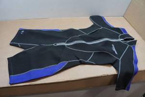 lot 136 image: Cressi Lido Womens 2mm Wetsuit - M3, Purple