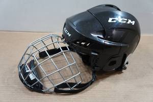 lot 163 image: CCM FL40 Youth Hockey Helmet - Small