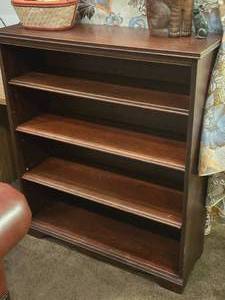 lot 743 image: Wood Bookcase 4-shelf
