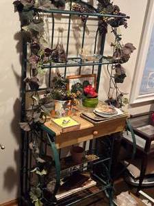 lot 766 image: Wrought Iron Bakers Rack