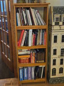 lot 778 image: Wood Bookcase 4-shelf