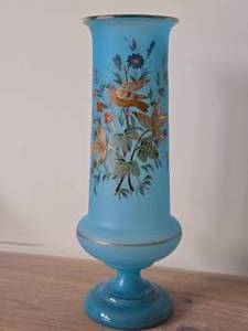 lot 805 image: Vintage 11 Victorian Hand Made Handpainted Bristol Glass Table Vase (cobalt blue)