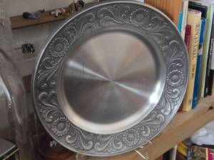 lot 825 image: Vintage 13 Mid Century Pewter Decorative Plate by Haugrud Pewter (Norway)