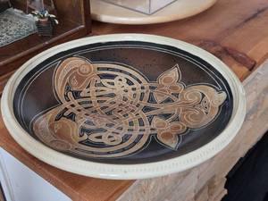 lot 831 image: Celtic Knot pattern Ceramic Plate 12