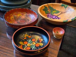 lot 850 image: Lot of (4) Vintage Norwegian Rosemaling Wooden Bowls 11, 9, 8 and 3