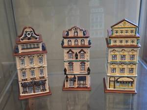 lot 865 image: Lot of (3) Partylite 7 Candleholders - Prague, Vienna, Amsterdam