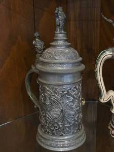 lot 871 image: Vintage 10 Pewter German Beer Stein with Gambrinus on Lid (likely from Historical Period 1880-1900)