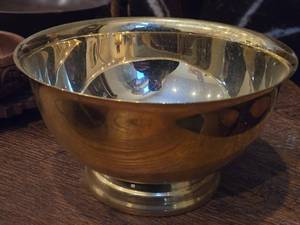 lot 876 image: Vintage Baldwin Benchmark Revere 8 Brass Bowl