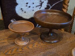 lot 883 image: Lot of (2) Vintage Wooden Compotes  Pedestal Bowls by Margaret Studios (Murphy North Carolina)