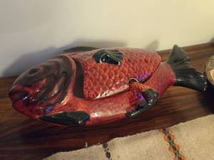 lot 890 image: Vintage Bordallo Pinheiro Peixes Fish theme Modernist Ceramic Soup Tureen with Ladle