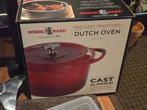 lot 944 image: 6.5-Quart Cast Aluminum Dutch Oven - Pro Cast Traditions by Nordic Ware (USA) (in original packaging)